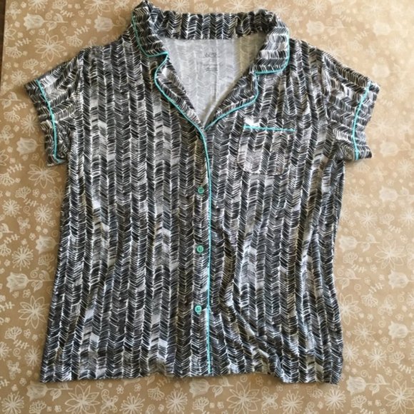 ISO Gilligan & O'Malley Black Cream Feather Geometric Sleep Fluid Pajama Shorts - Picture 2 of 6